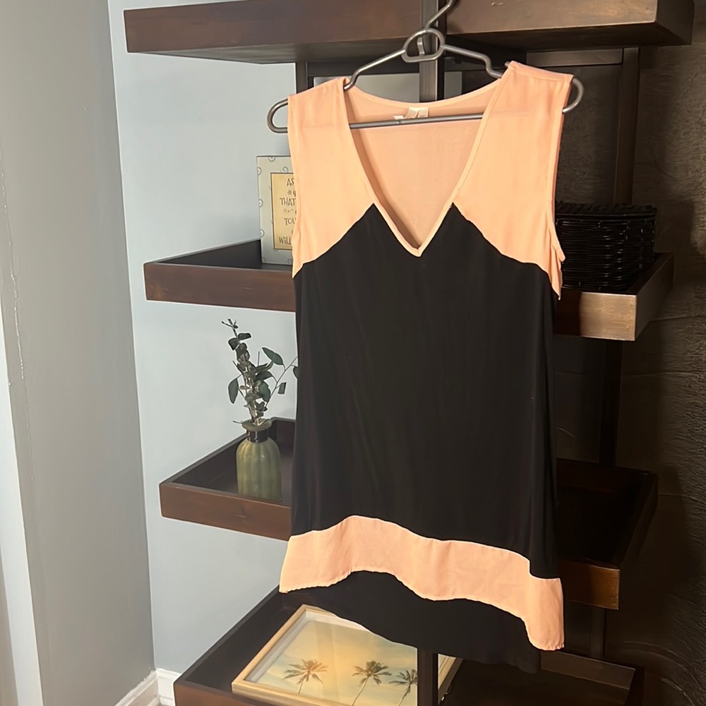 Very cute top, size small, black and pink